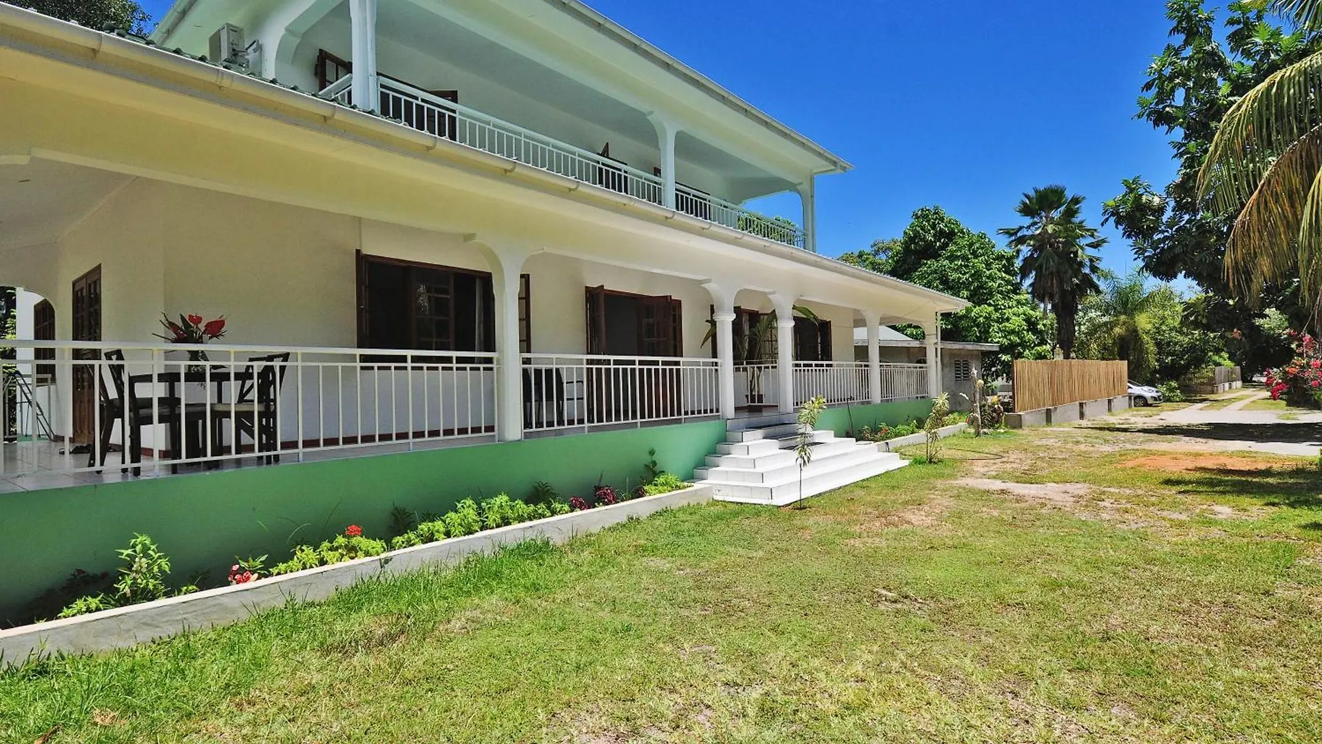 Petit Baie Chalets Au Cap 0*,  Сейшельские острова
